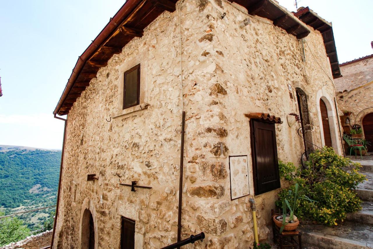 Apartment Santo's House Santo Stefano Di Sessanio